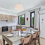 Platzia Villa *