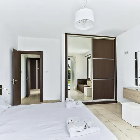 Platzia Villa *
