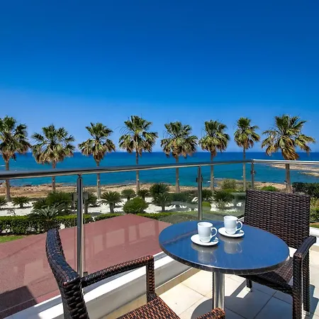 别墅 普拉特齐亚海滩别墅酒店 Paphos