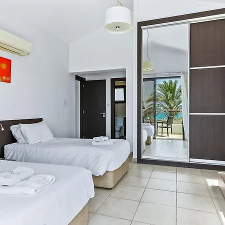 普拉特齐亚海滩别墅酒店 别墅 Paphos