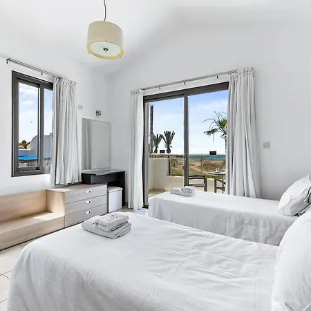 别墅 普拉特齐亚海滩别墅酒店 Paphos